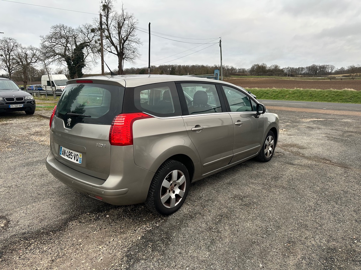 Peugeot 5008 1.6 hdi 110cv 7 places 247100km