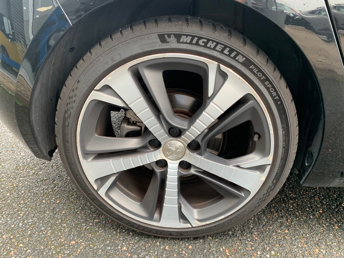 Peugeot 308 180 chevaux | GT | Toit panoramique | Caméra de recul | Régulateur de vitesse | GPS