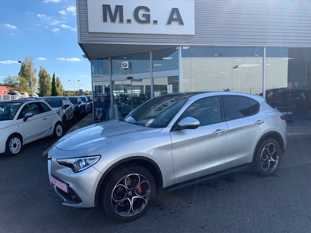 Alfa Romeo Stelvio 210 | Turismo | Toit ouvrant Panoramique | Attelage | Jantes 20" | Caméra recul