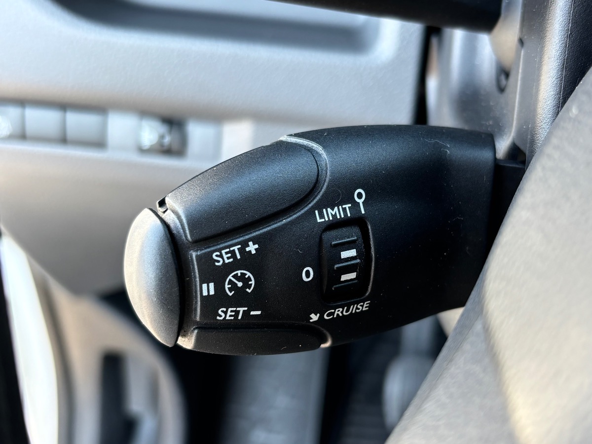 Peugeot Expert L2H1 2.0 120 BVM6 Premium Pack