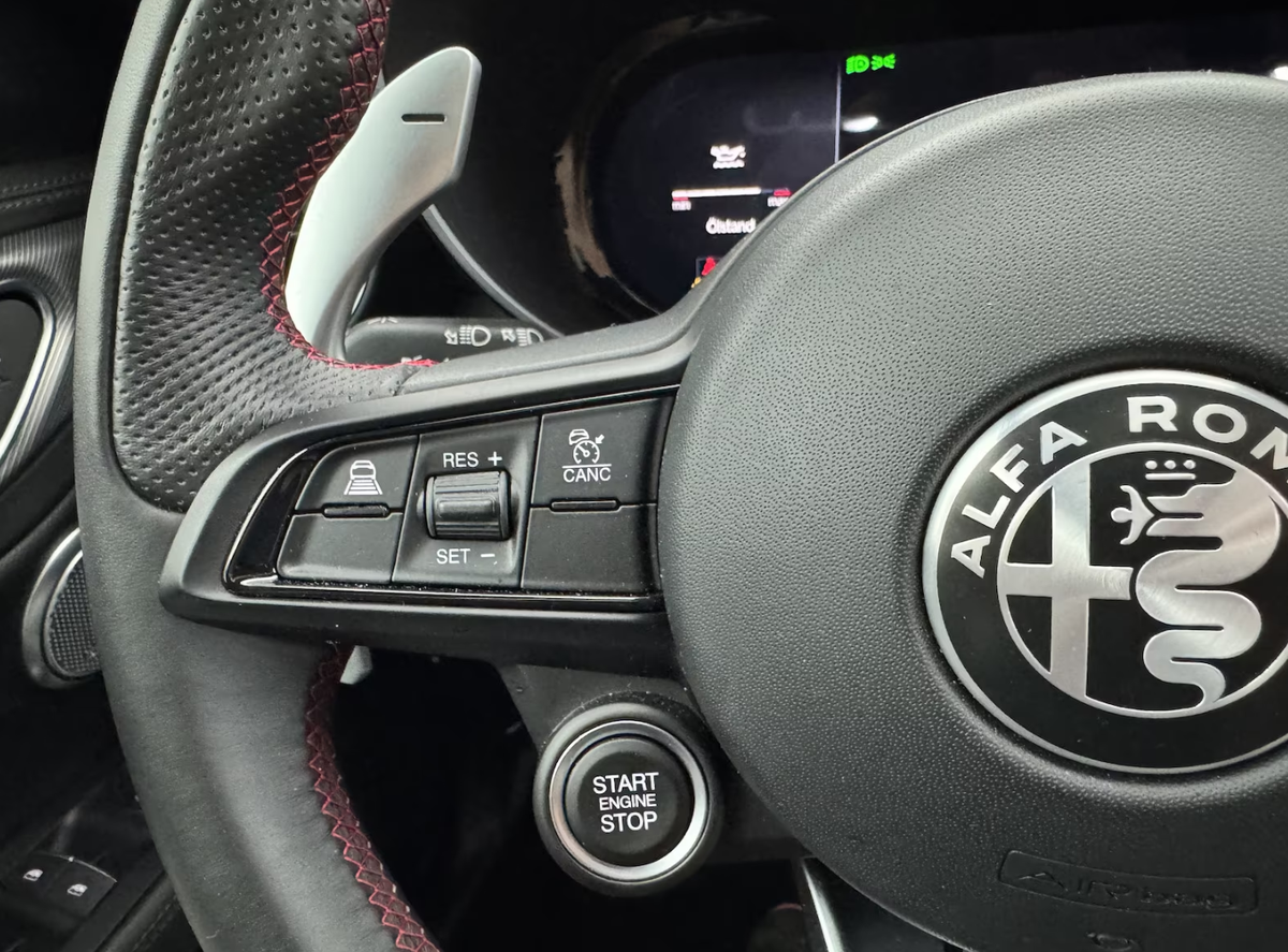 Alfa Romeo Giulia 2.0T 280ch Competizione Q4 AT8/Gris Panarea Mat/Harman-Kardon/Toit ouvrant