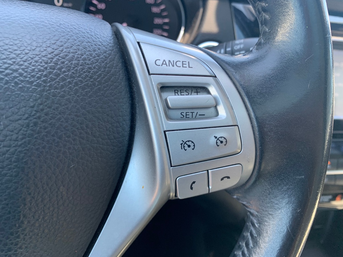 Nissan Qashqai 130 ch | Tekna | Toit panoramique | Caméra de recul | Régulateur vitesse | Attelage