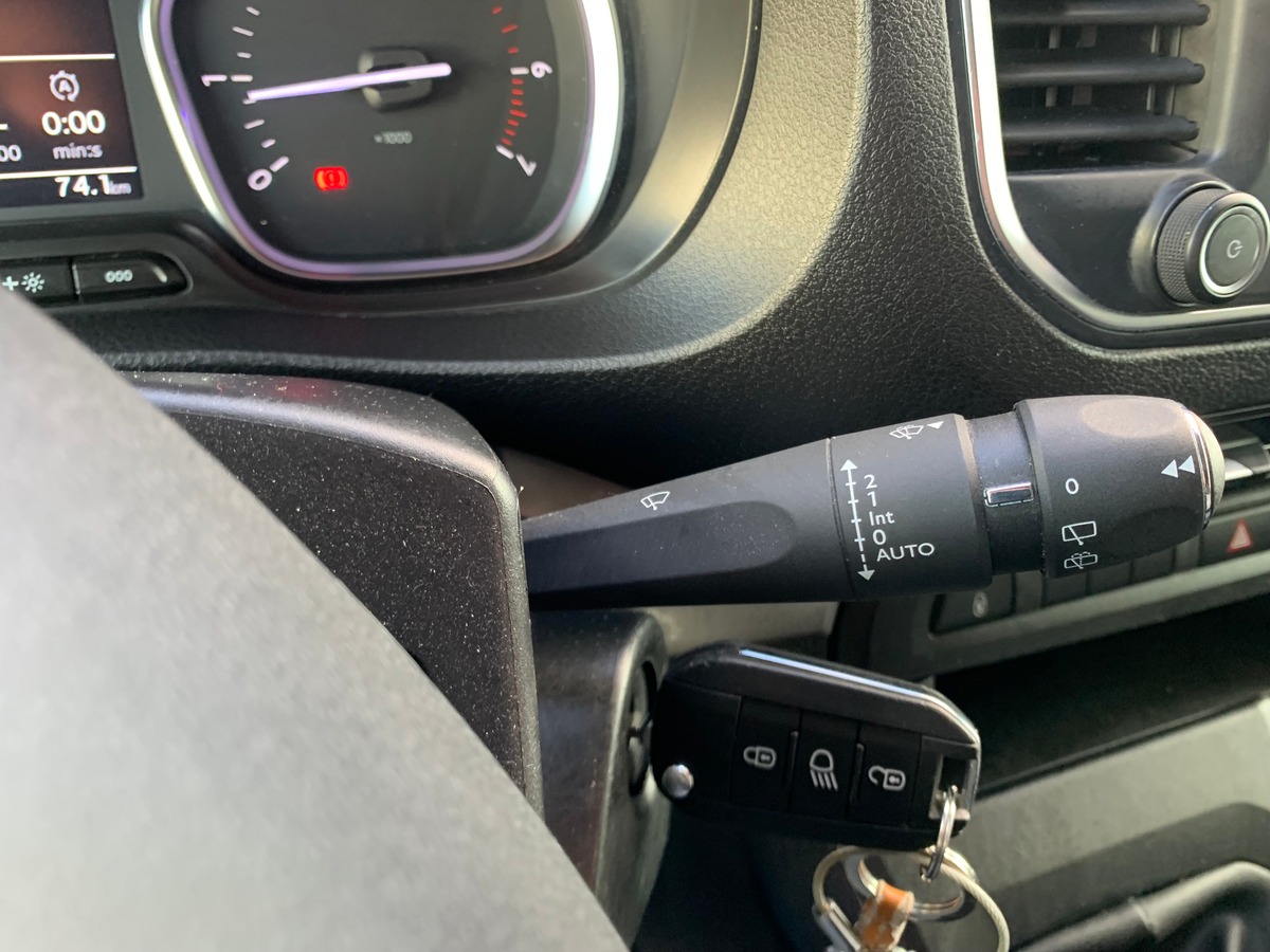 Citroën Spacetourer 120 ch | FEEL | 8 places | Attelage | Régulateur vitesse | Radar stationnement