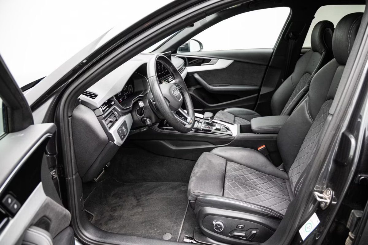 Audi A4 Avant V 45 TFSI 265ch S line quattro S tronic 7 Bang&Olufsen Pack compétition Caméra 360