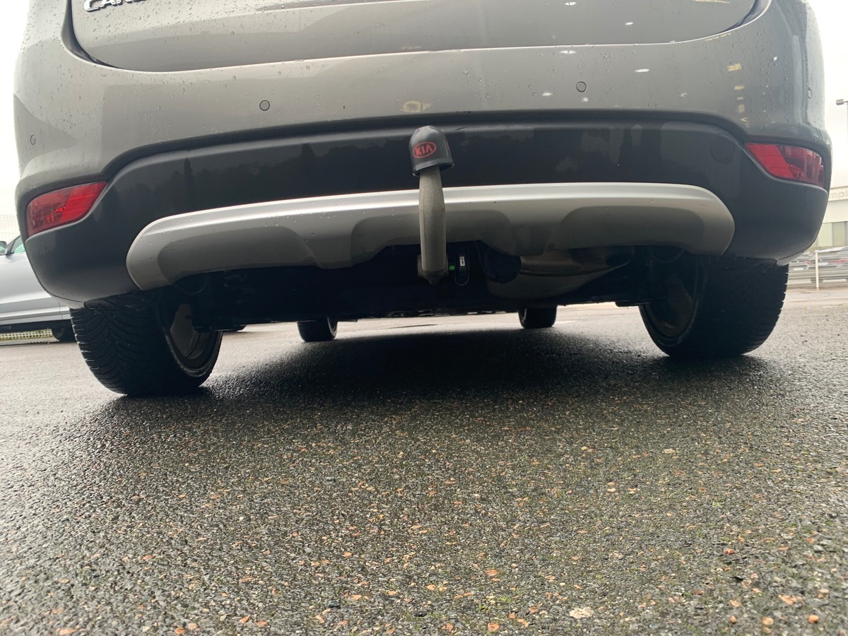 Kia Carens 141 ch | PREMIUM | 7 Places | Phase 2 | Attelage| Toit ouvrant | Caméra de recul | Jantes