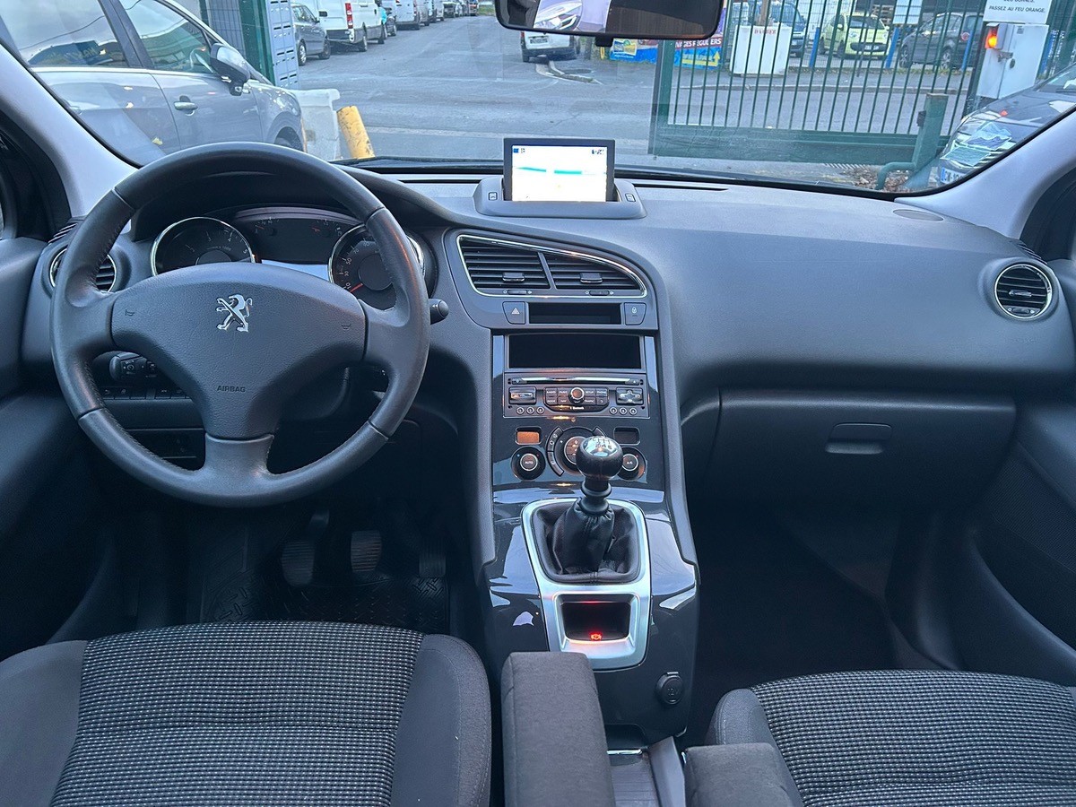 Peugeot 5008 1.2 puretech 130 CV allure 1er main 7 pl 4XCBL