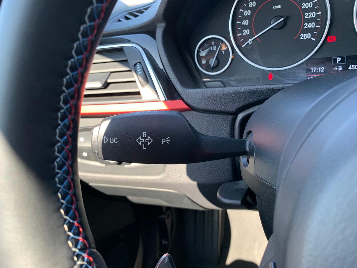 Bmw Série 3 326 | Sport | Régulateur vitesse | GPS | Siéges chauffants | Toit ouvrant | Mode Sport