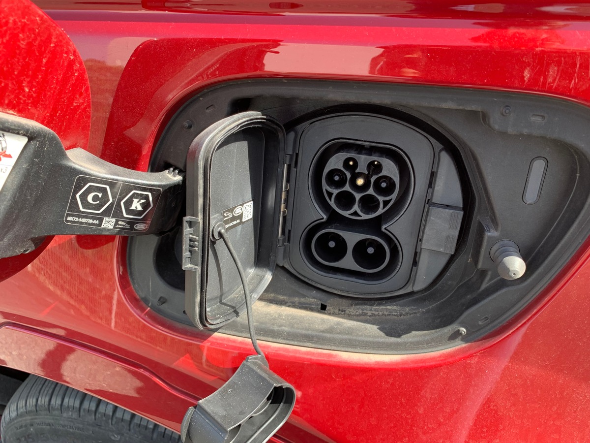 Land-Rover Discovery Sport L550 | P300e | PHEV | Toit panoramique | Caméra recul | Apple car play