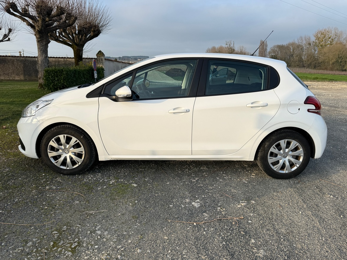 Peugeot 208 AFFAIRE 1.6 BLUEHDI 100 PACK CLIM NAV - TVA RÉCUPÉRABLE