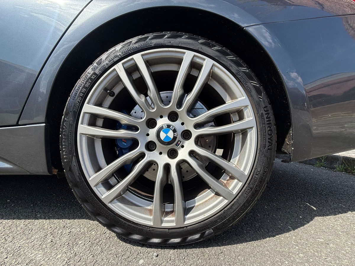 Bmw 330 D PACK M / HARMAN KARDON / VOLANT M