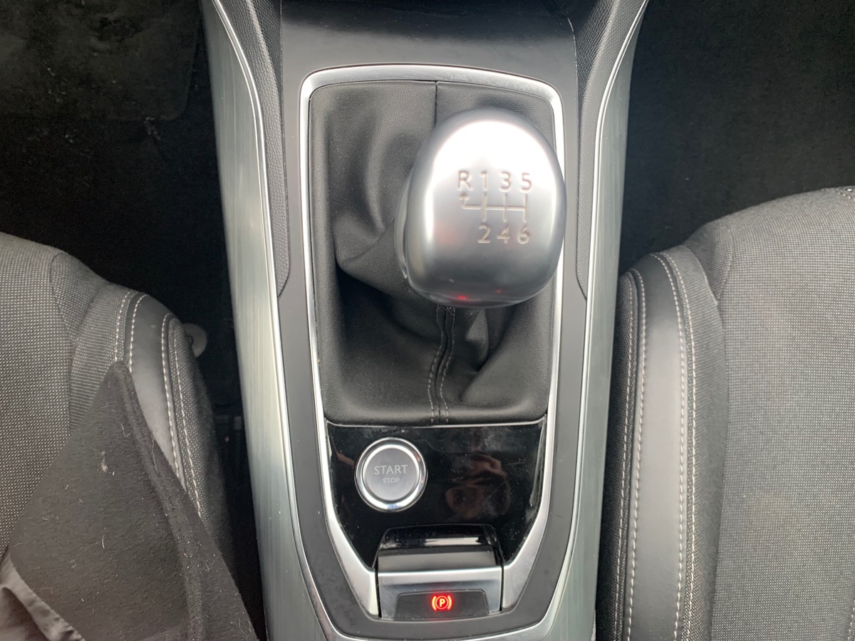 Peugeot 308 SW 130 ch | Allure | Régulateur vitesse | Mirror Screen | Attelage | Radars stationnement