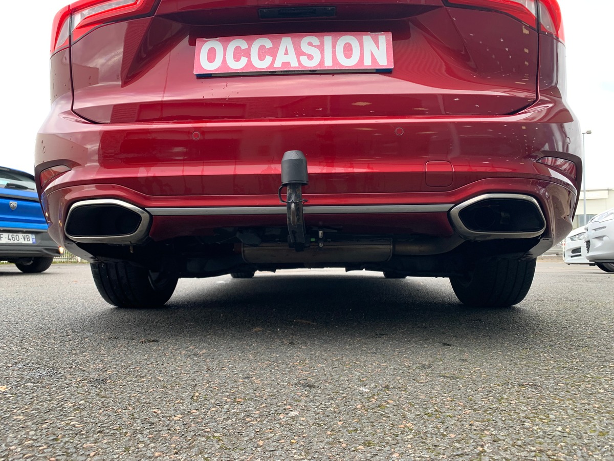 Ford FOCUS SW 120 ch | Vignale | Toit ouvrant panoramique | Apple car play Android auto | Attelage