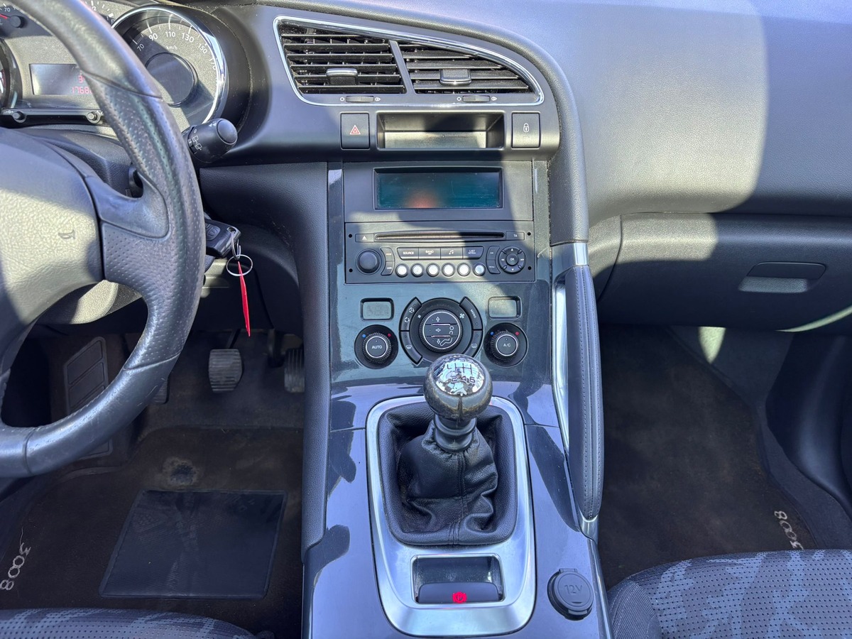 Peugeot 3008 1.6 HDi Style - Attelage - Révisé - Garantie