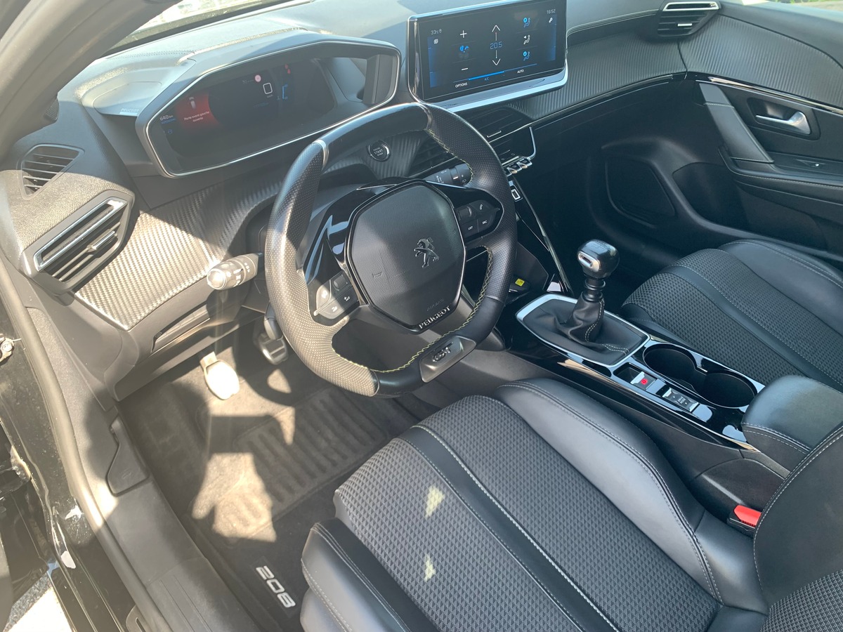 Peugeot 208 100 chevaux | GT | Apple car Play Android Auto | Caméra de recul | Régulateur vitesse