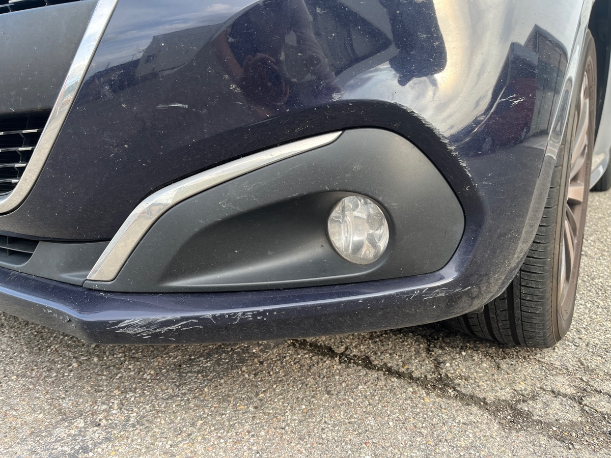 Peugeot 208 1.6 BlueHDI 100ch ALLURE 3P, Courroie de distribution OK, CarPlay, Caméra de recul, GPS