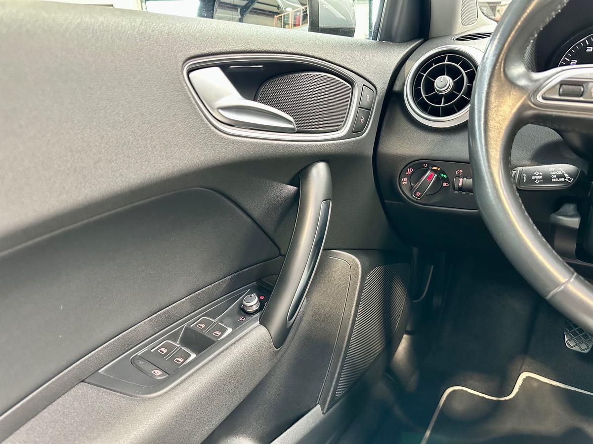 Audi A1 Sportback (2) 1.0 TFSI 95 Ultra Ambition Luxe Options++ TO a