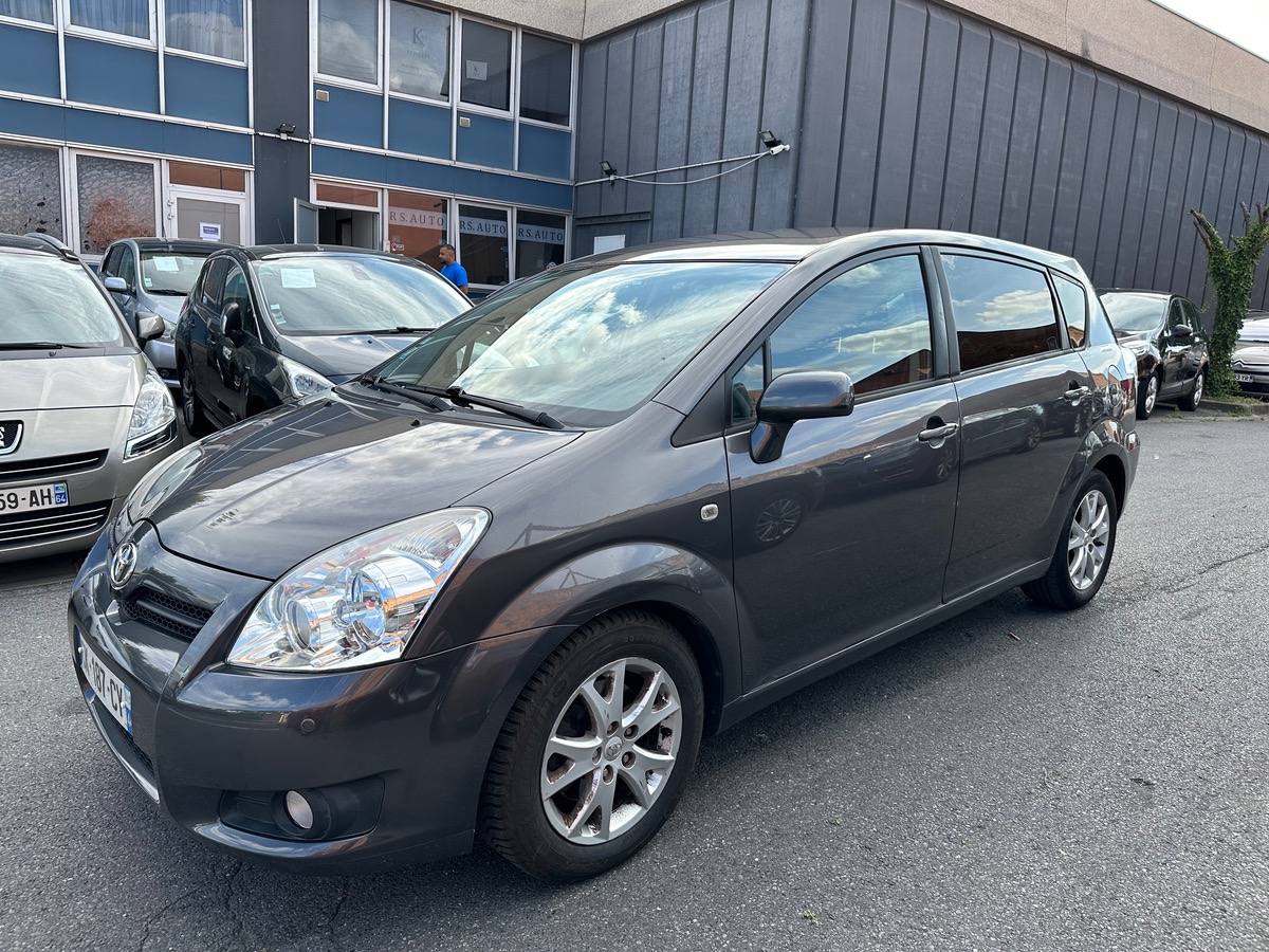 Toyota Verso 2.0 D-4D 136 CV 4X san frais 