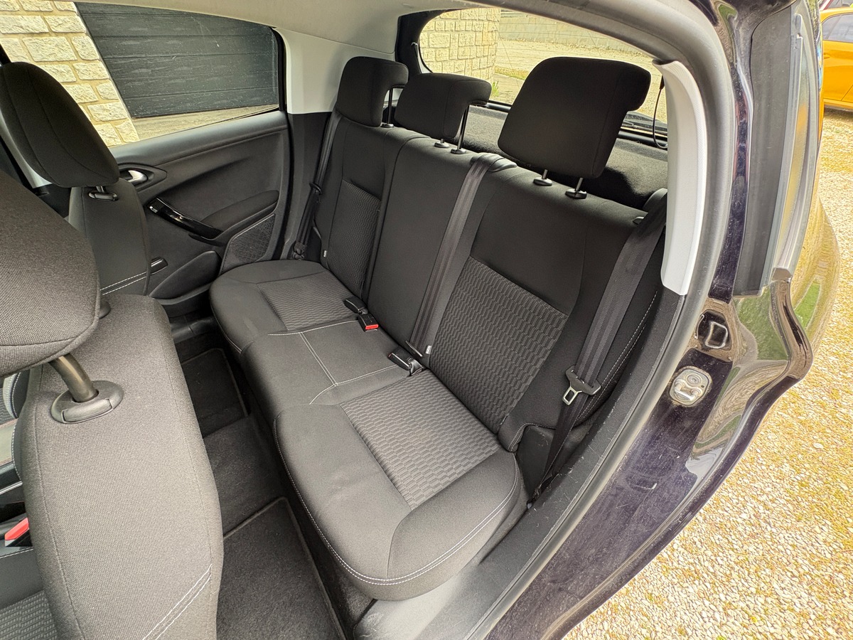 Peugeot 208 VTI - 82CH - STYLE - DISTRIBUTION OK
