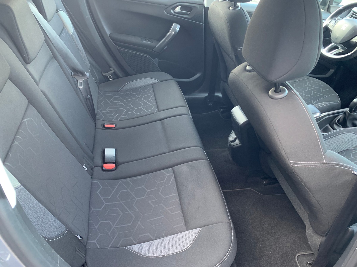 Peugeot 2008 82 ch | Active | Apple car play Android auto | Régulateur de vitesse | Pack Urbain