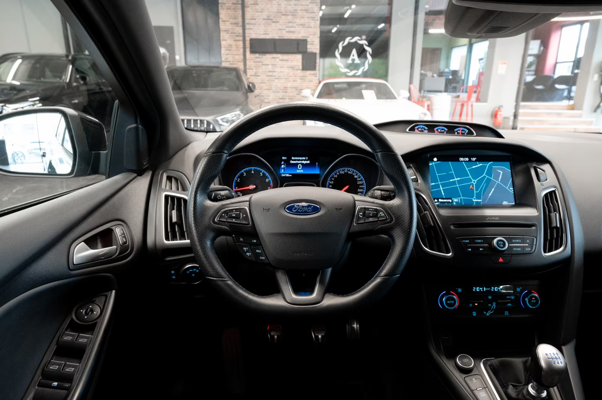 Ford Focus III 2.3 EcoBoost 350ch Stop&Start RS