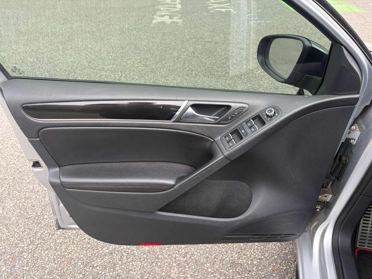 Volkswagen Golf GTI 6 phase 1 - 210 cv - DSG 7