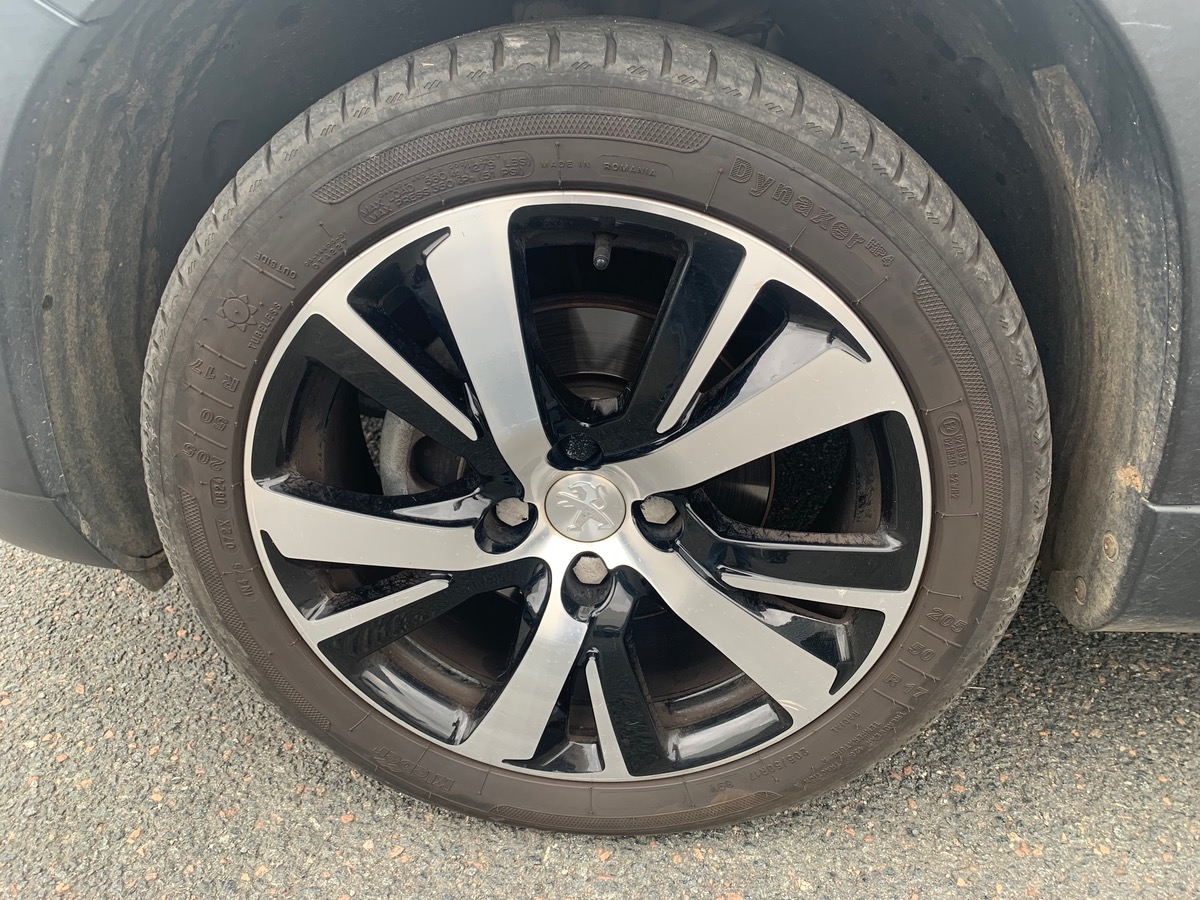Peugeot 2008 GT LINE | 120 CHEVAUX | Caméra recul | Boite Automatique |  Garantie 20/12/2025