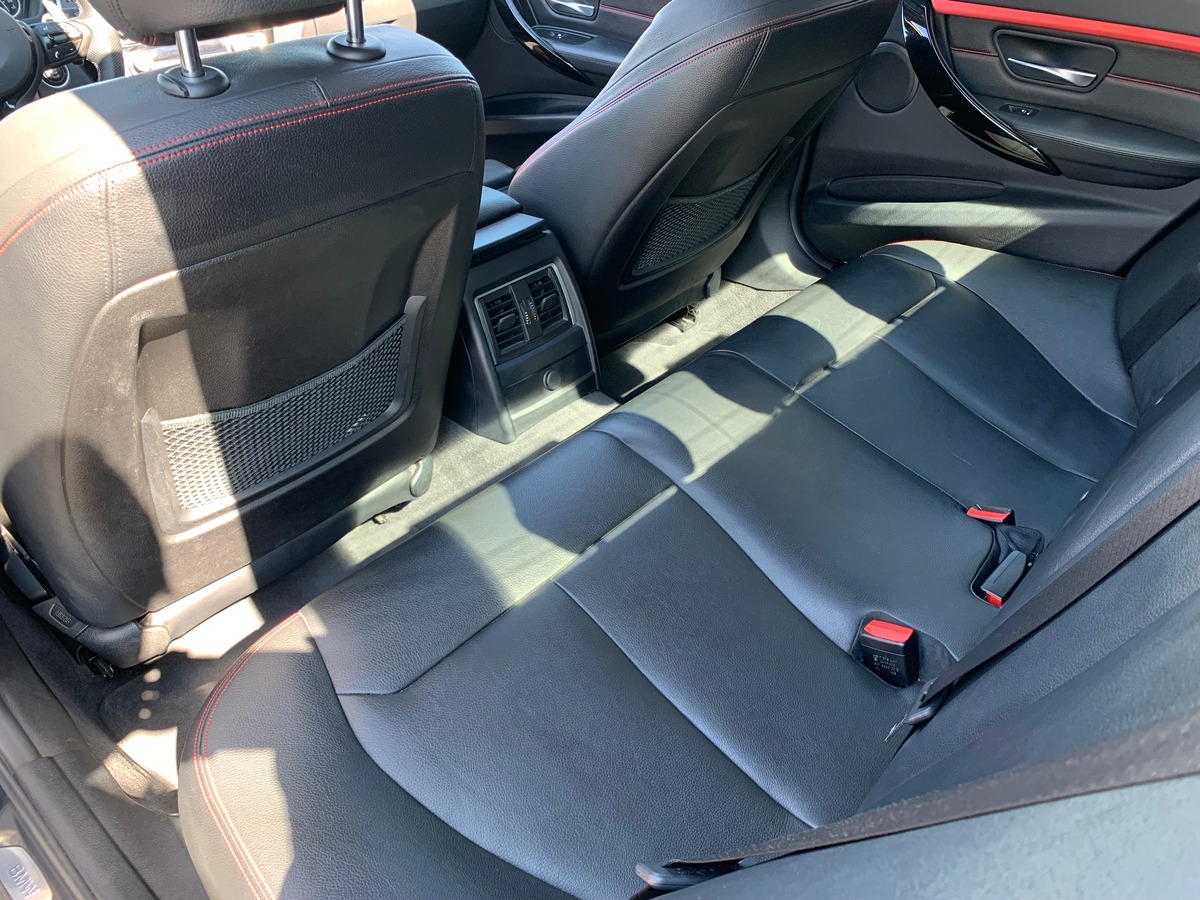 Bmw Série 3 326 | Sport | Régulateur vitesse | GPS | Siéges chauffants | Toit ouvrant | Mode Sport