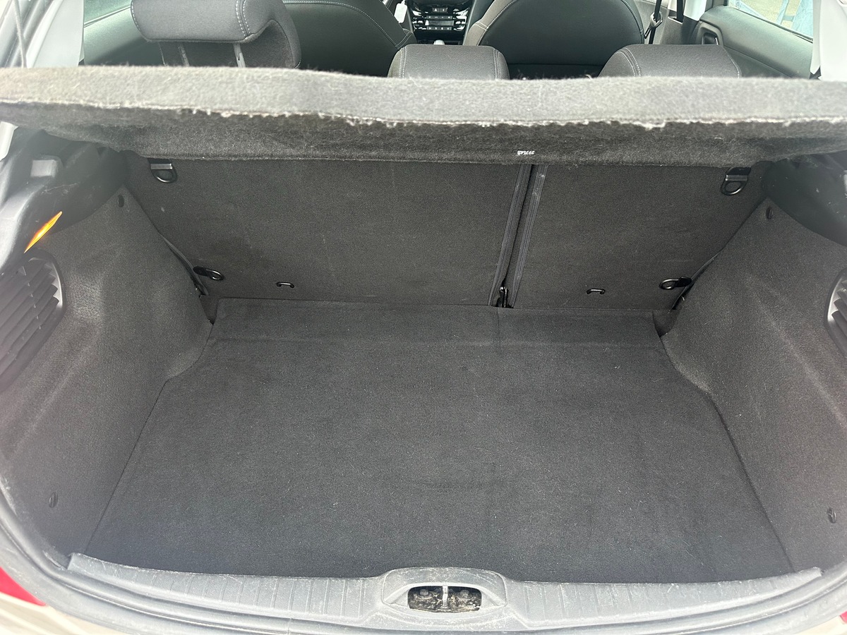 Peugeot 208 Allure 5 Portes 1.2 VTi 82 cv Distribution OK