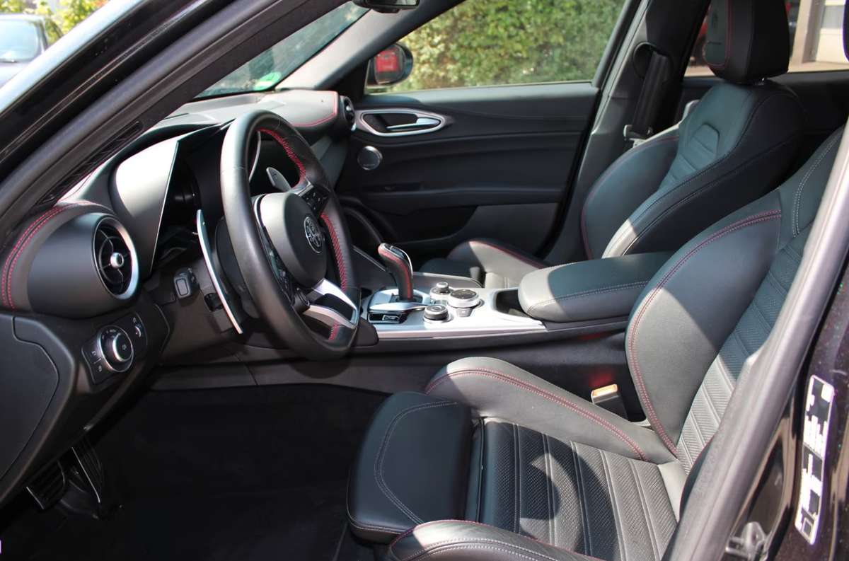 Alfa Romeo Giulia 2.0T 280ch Competizione Q4 AT8 Garantie Alfa Romeo 06/2027