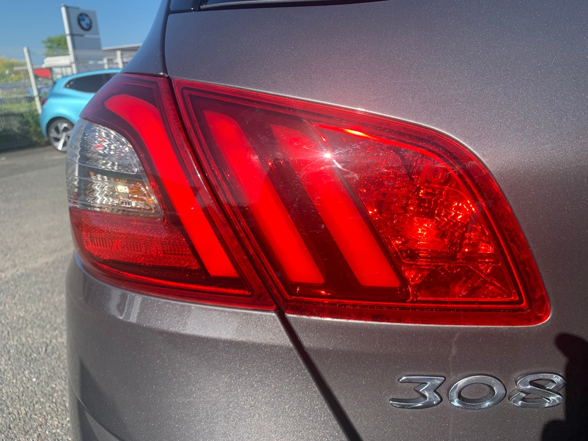Peugeot 308 130 ch | Allure | Premiére Main | Caméra de recul | Radar avant | Régulateur de vitesse