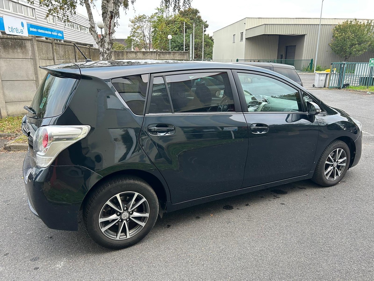 Toyota Verso 112 D-4D 7 place 1er mains