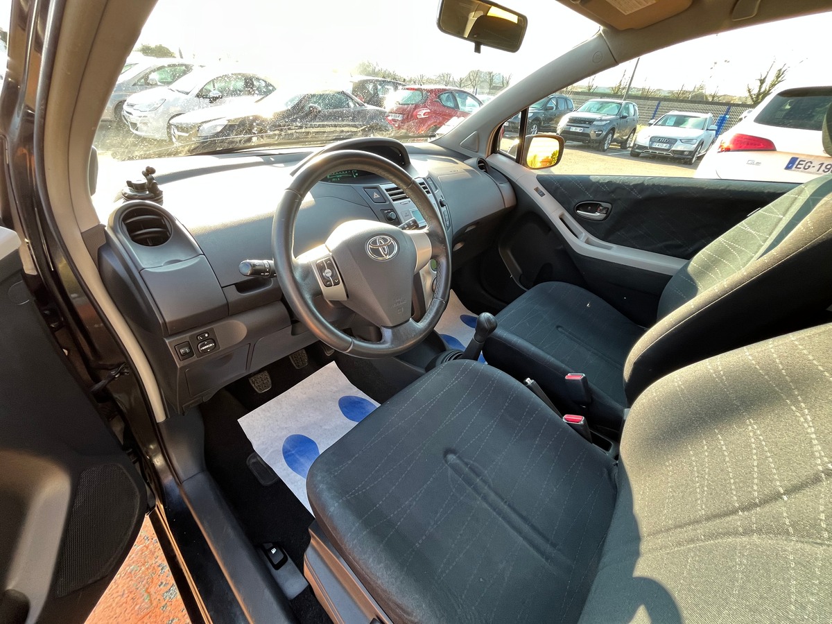 Toyota Yaris 2 1.3 VVTi 87 ch LUNA PACK