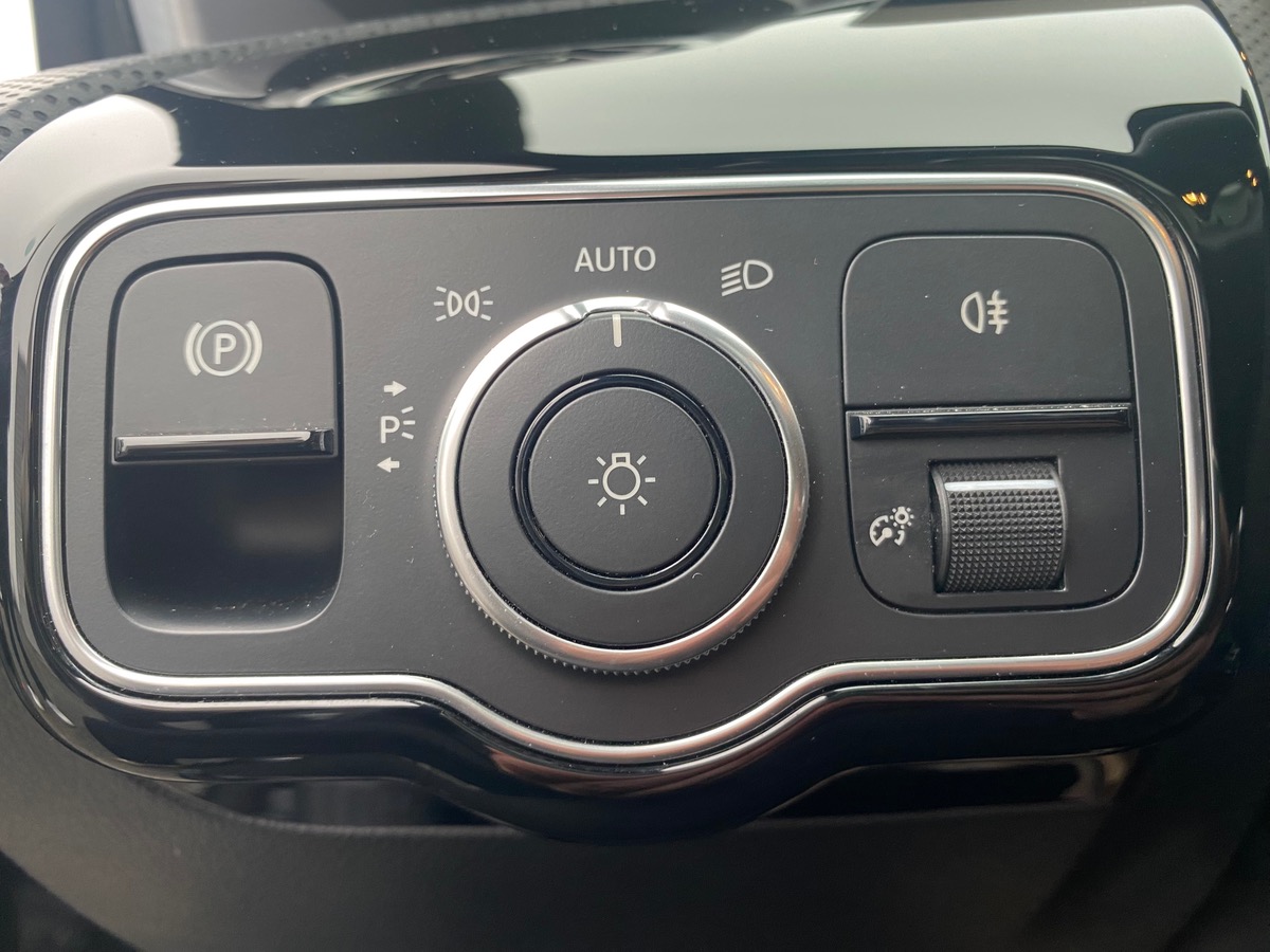 Mercedes-Benz CLA Shooting Brake 163 ch | AMG LINE | Pack premium plus | Avertisseur d'angle mort