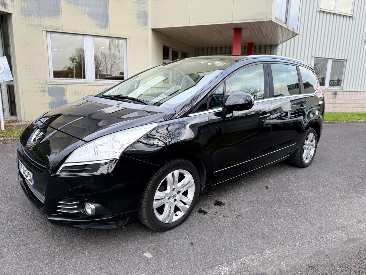 Peugeot 5008 1.6 HDI 115 CV style 7 places 1er main 4X CBLeu