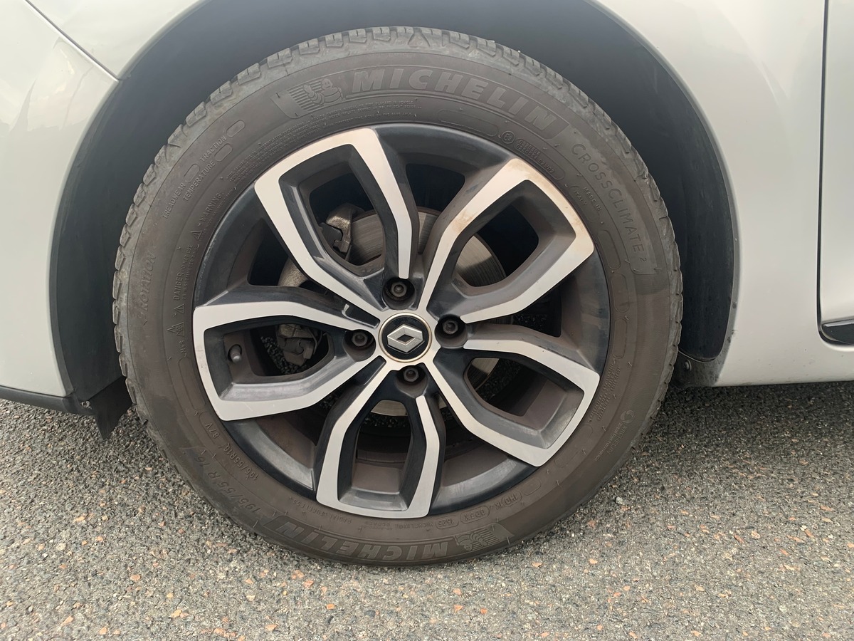 RENAULT Clio IV 90 ch | Limited | Régulateur vitesse | Climatisation | Radar stationnement arriére