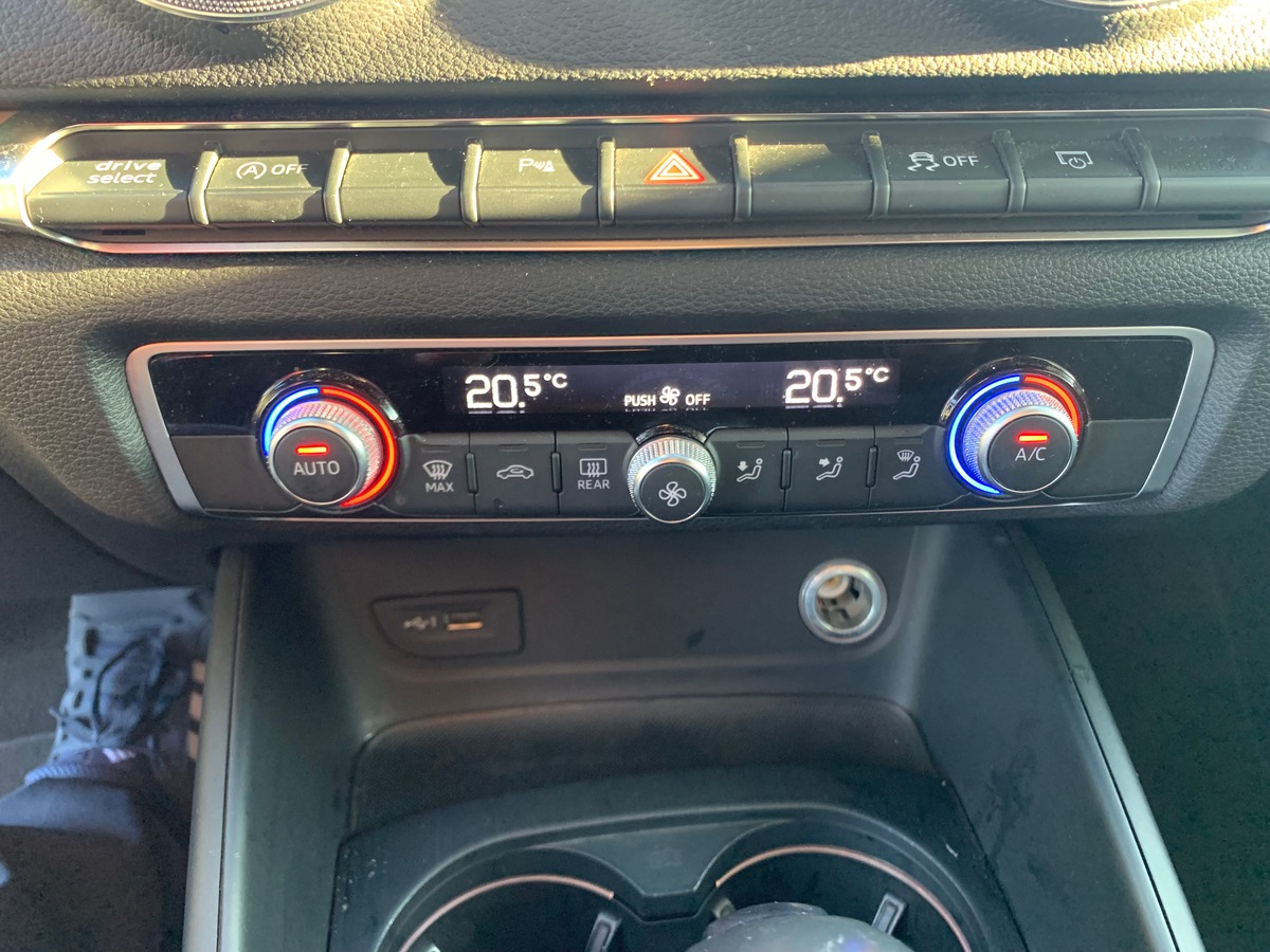 Audi A3 Berline 150 ch | Pack S-Line extérieur | Caméra recul | Clim automatique | Jantes Alu 18''