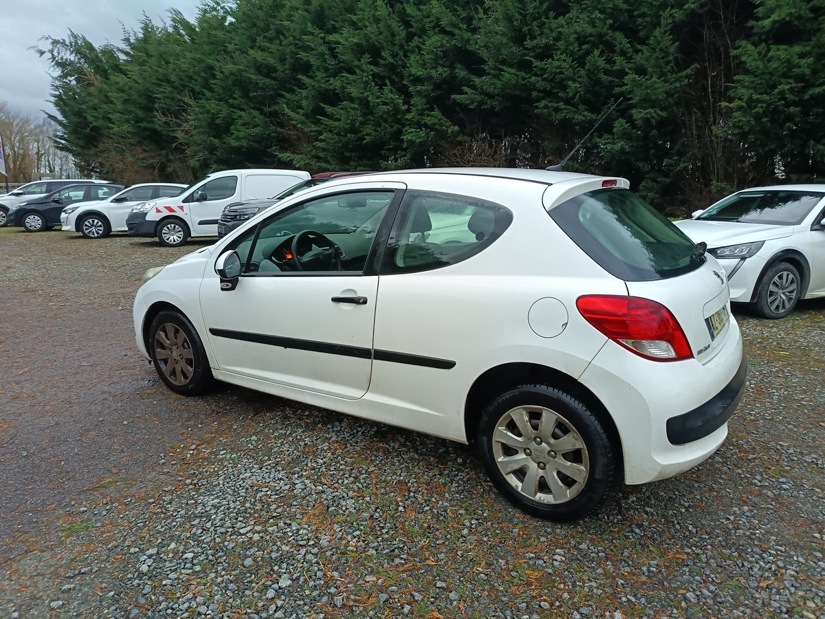 Peugeot 208 1.6l hdi 70 ch 2 places Vendu en l'état roulant