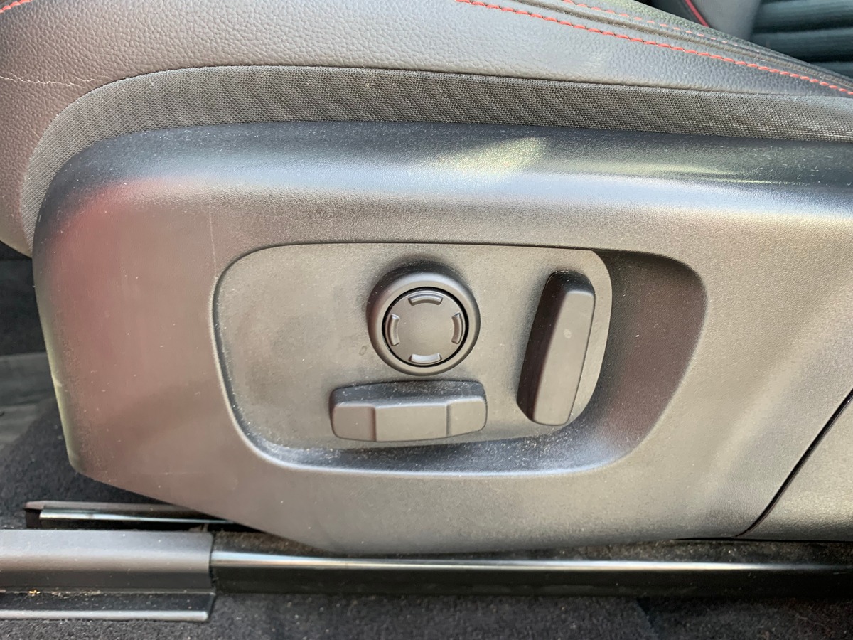 Land-Rover Discovery Sport L550 | P300e | PHEV | Toit panoramique | Caméra recul | Apple car play