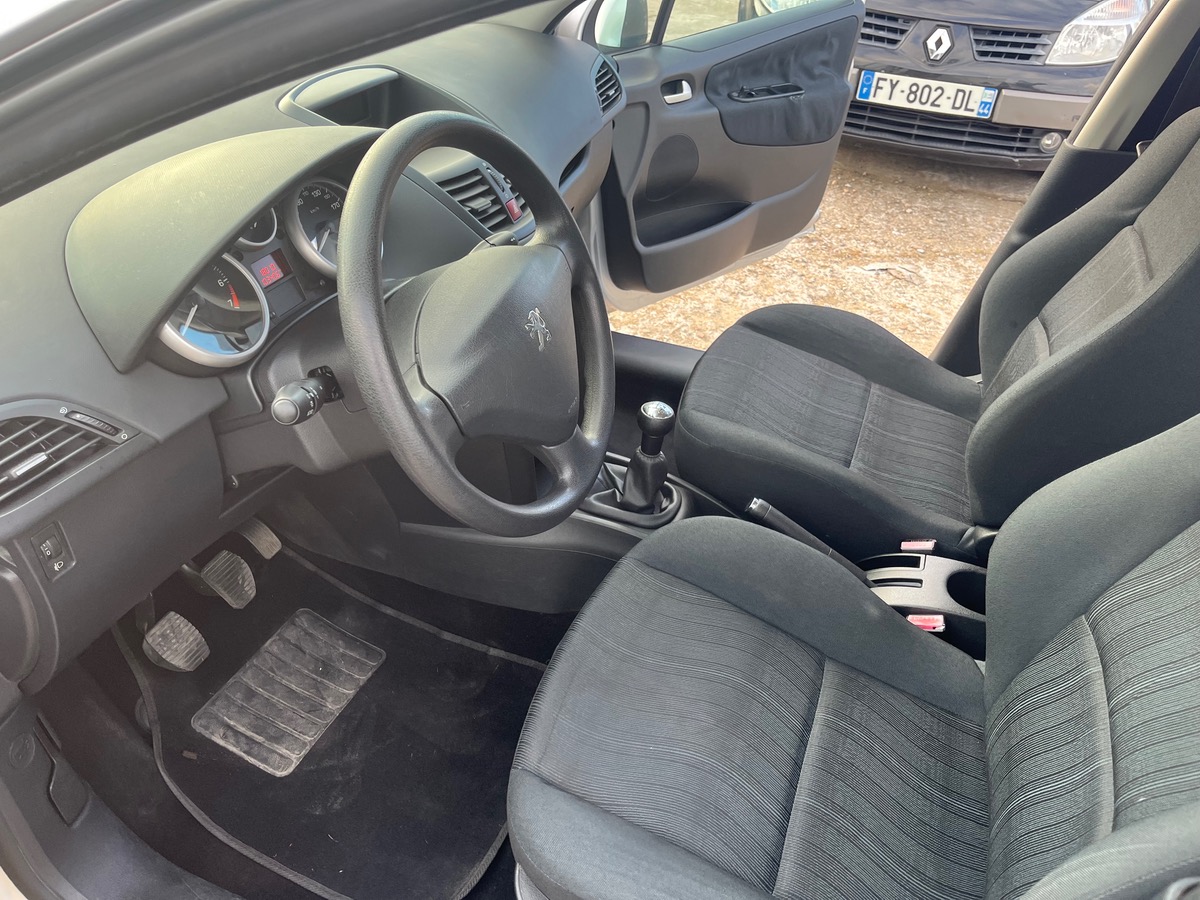 Peugeot 207 1.4 75CH