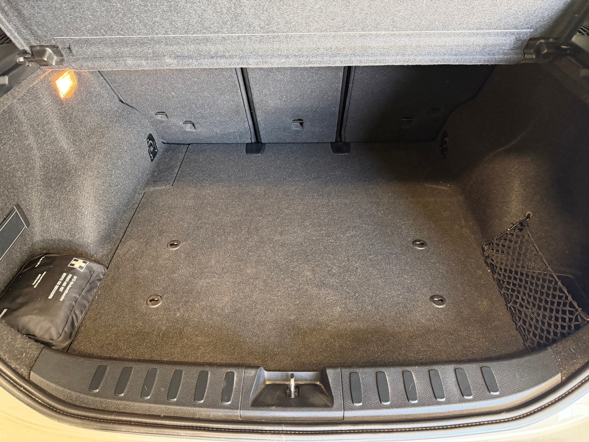 Bmw X1 E84 xdrive18 2.0 143 CV / 1er Main / GPS / Radar de stationnement Av / Ar