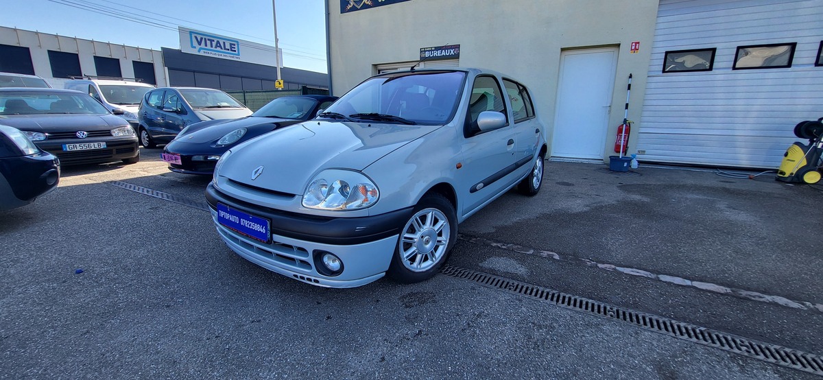 RENAULT Clio