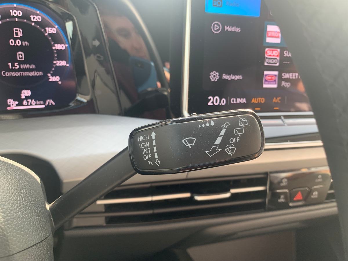 Volkswagen GOLF 8 204 ch | Life Plus | Premiére MAIN | Caméra de recul | Apple car Play | Régulateur