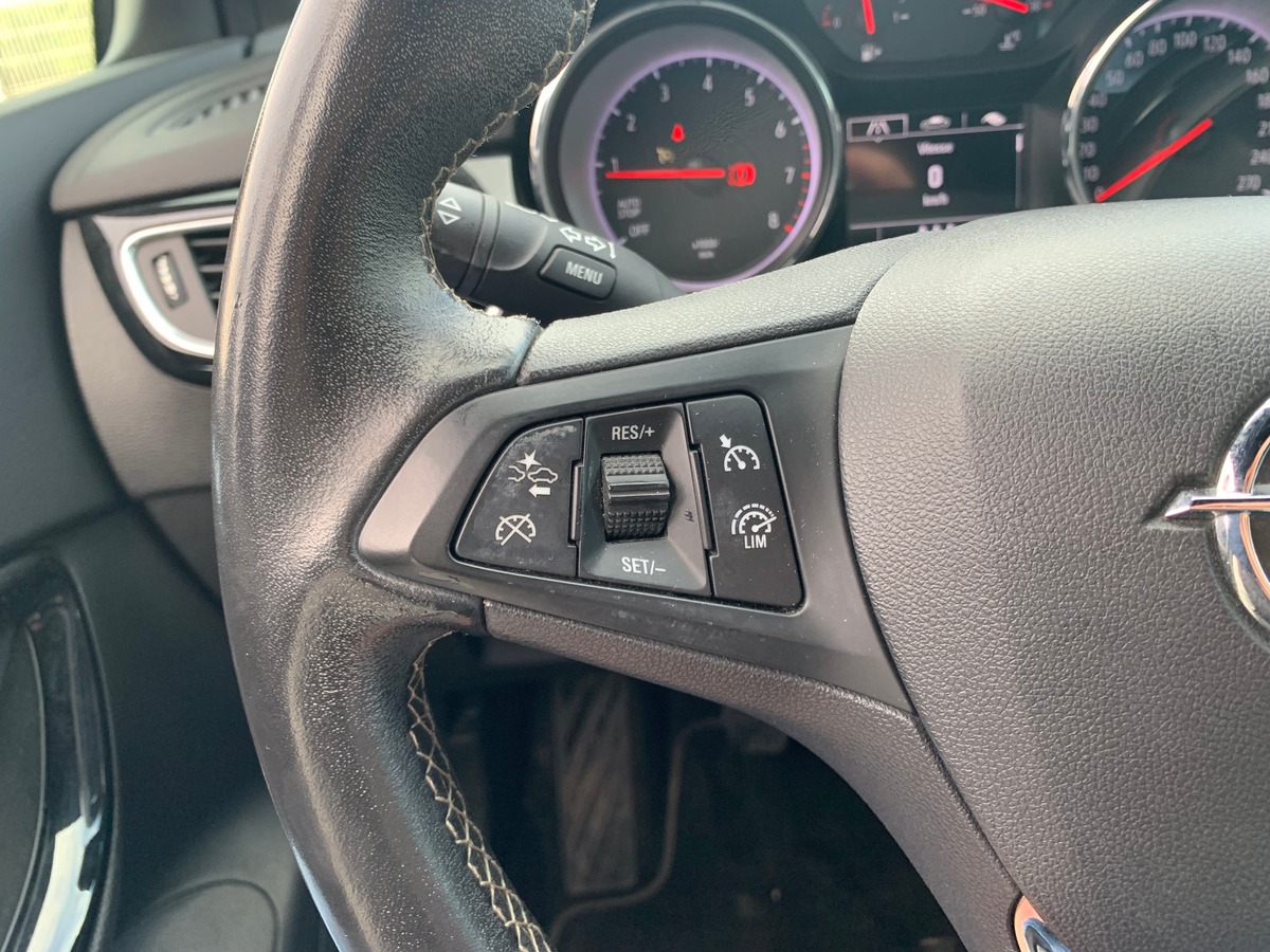 Opel Astra 105 ch | Black Edition | Caméra recul | Régulateur vitesse | Radar de stationnement avant
