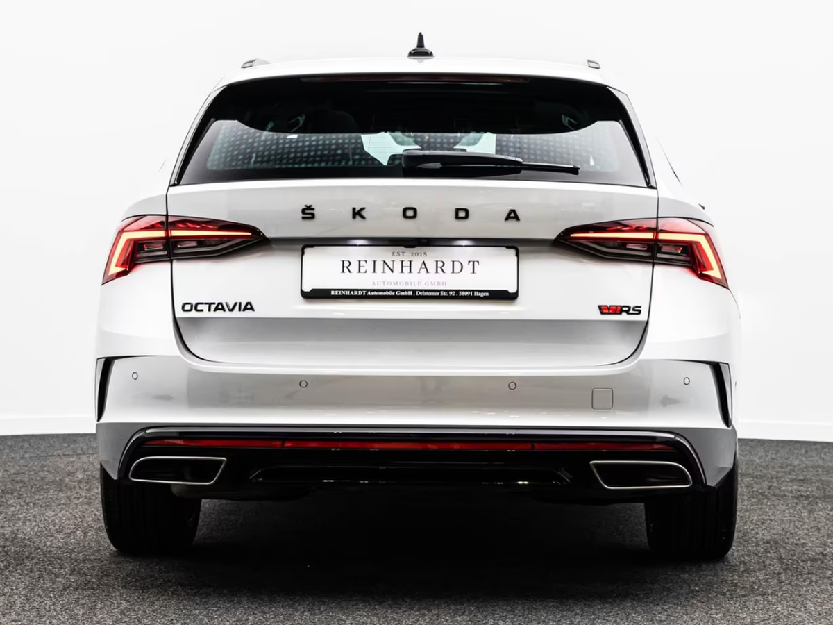 Skoda Octavia Combi IV 2.0 TDI 200ch RS DSG7/Attelage/Toit ouvrant/Matrix/Aff tête haute