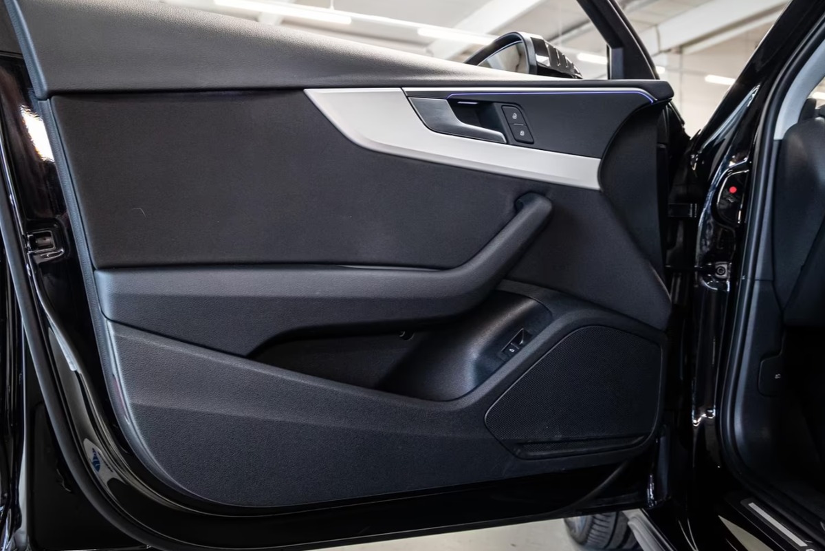 Audi A4 Allroad V 40 TDI 204ch Avus quattro S tronic 7 Attelage Phares LED matrix Caméra