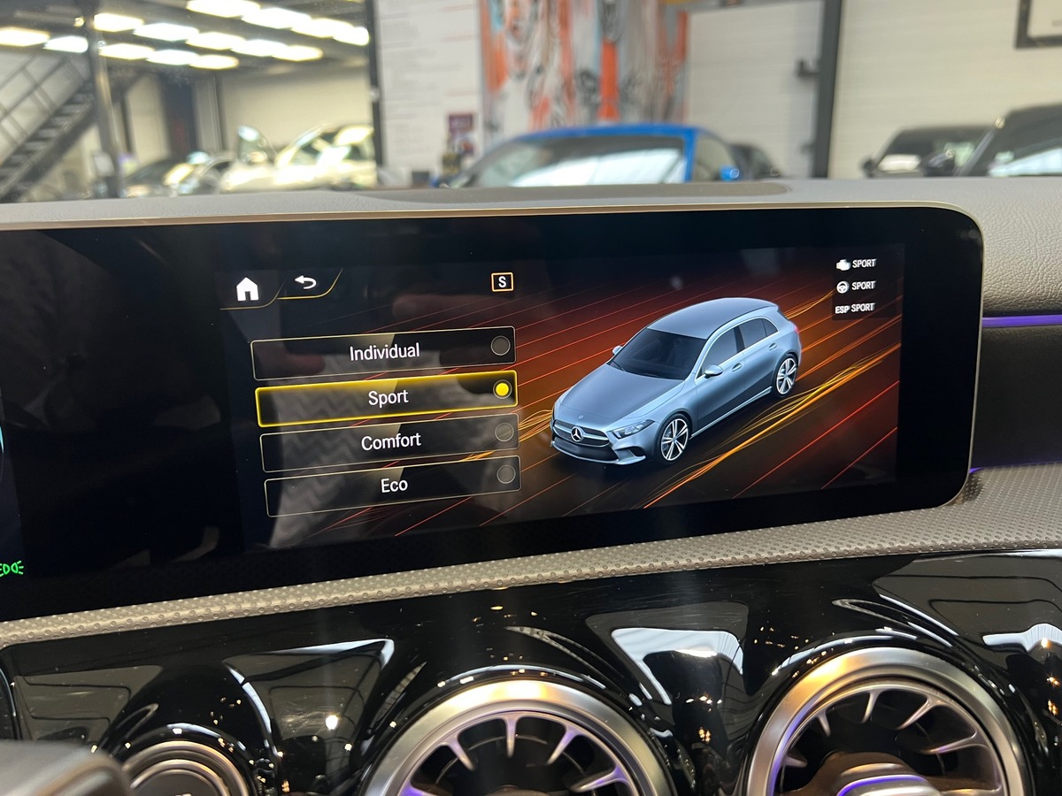 Mercedes-Benz Classe A IV 200 D 150 AMG LINE 8G-DCT