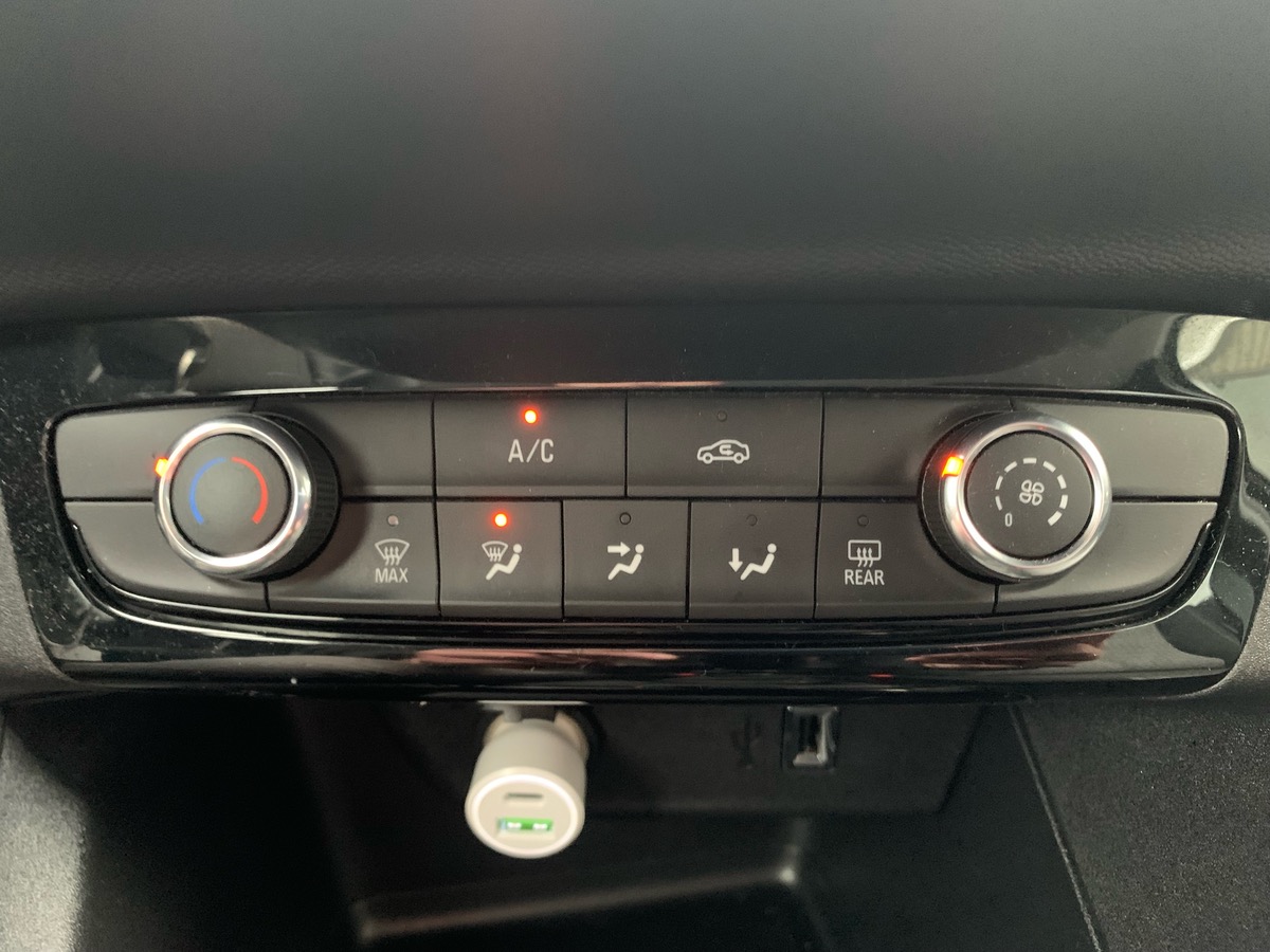 Opel Corsa 100 ch | Elegance business | Caméra recul | Contrôle des angles morts | GPS | Phares LED