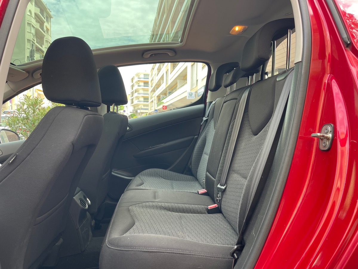 Peugeot 308 1.6 VTI 120 CV / KM Réel /Toit Panoramique / Boite Auto/ 5 Portes