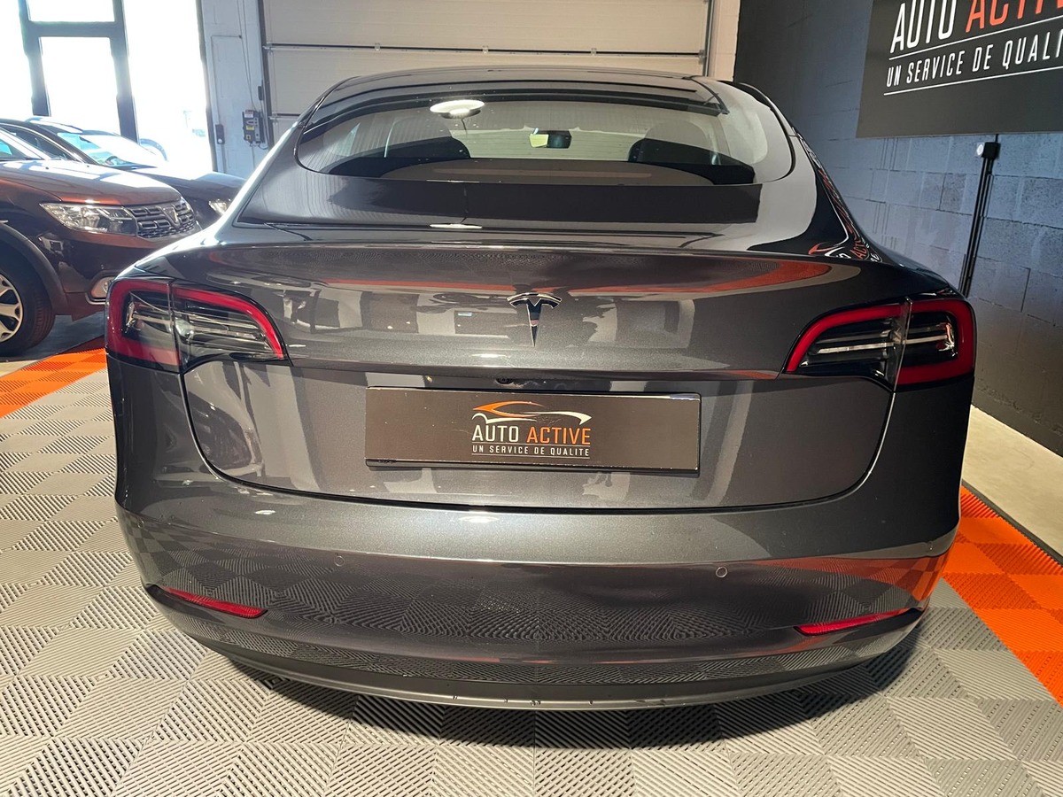 Tesla Model 3 RWD
