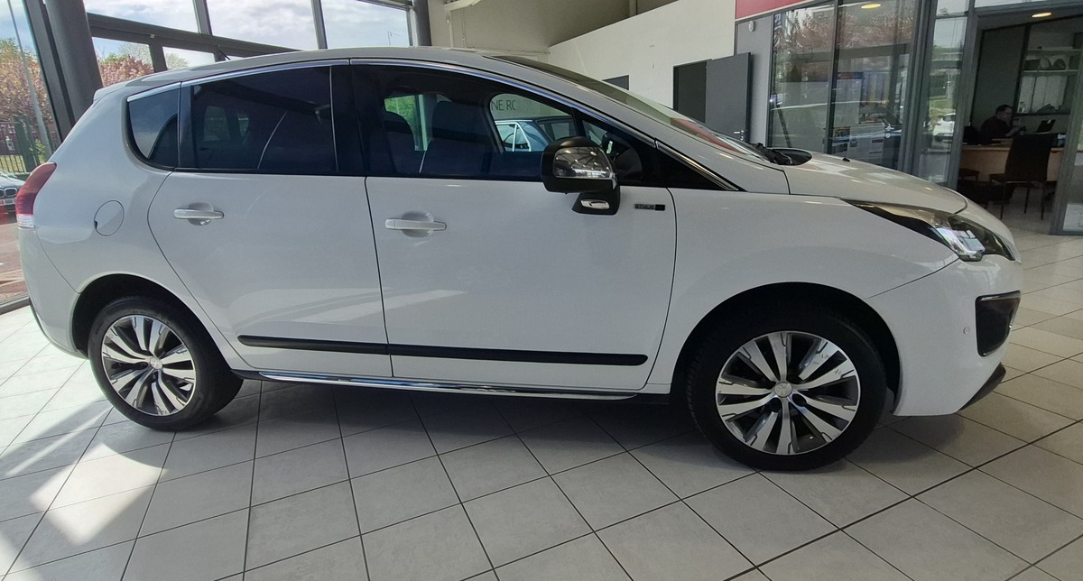 Peugeot 3008 1.2L STYLE  130CV PURETECH S&S